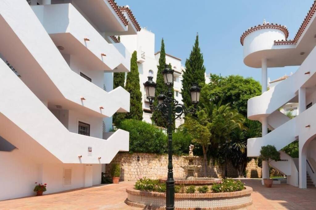 Macas Apartment Parque De La Paloma Pueblo Quinta Benalmadena Con Vistas Al Mar Piscina Y A 3 Minutos De La Playa Exterior foto